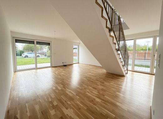 호화 저택 / Steinabrückl, Politischer Bezirk Wiener Neustadt