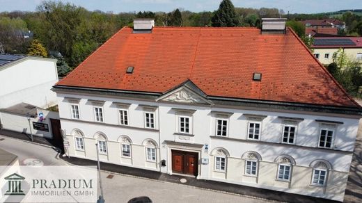 Office in Bruck an der Leitha, Politischer Bezirk Bruck an der Leitha