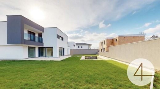 Maison de luxe à Strasshof an der Nordbahn, Politischer Bezirk Gänserndorf