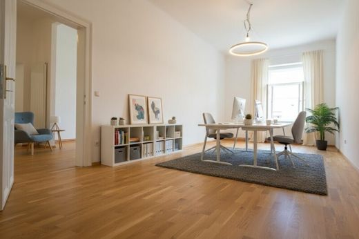 Office in Sankt Veit an der Glan, Politischer Bezirk Sankt Veit an der Glan