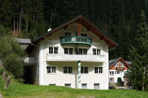 Hotel w Ischgl, Politischer Bezirk Landeck