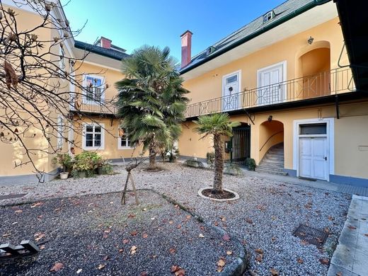 Biuro w Baden, Politischer Bezirk Baden