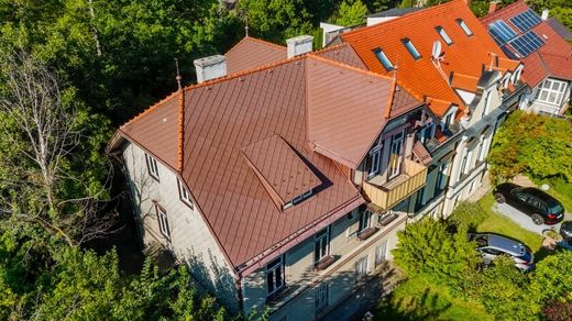 Gießhübl, Politischer Bezirk Mödlingのヴィラ