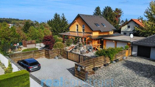 Luxury home in Bad Erlach, Politischer Bezirk Wiener Neustadt