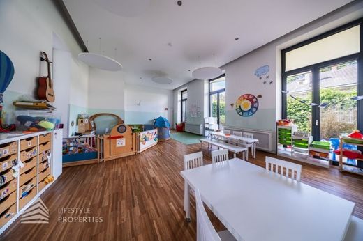 Ofis Viyana, Wien Stadt