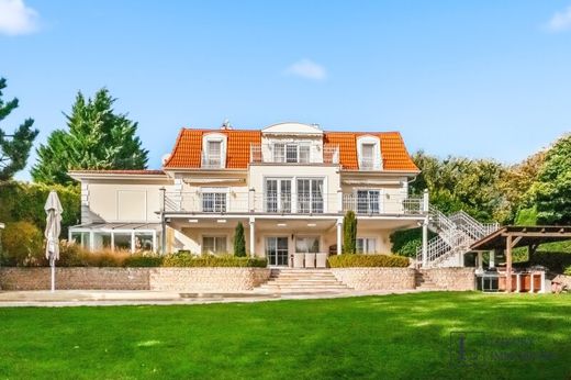 Villa Klosterneuburg, Politischer Bezirk Tulln