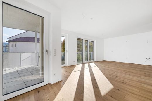 Apartment / Etagenwohnung in Wr. Neustadt, Wiener Neustadt Stadt