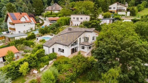 Villa in Hainburg an der Donau, Politischer Bezirk Bruck an der Leitha