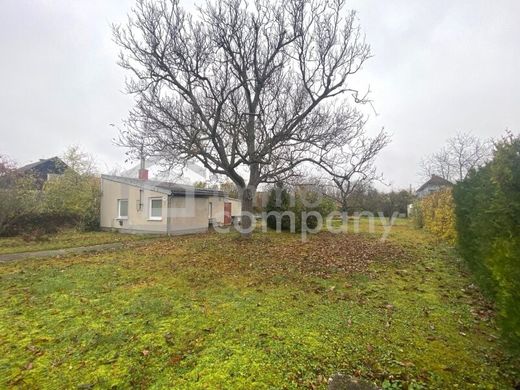 Land in Baden bei Wien, Politischer Bezirk Baden