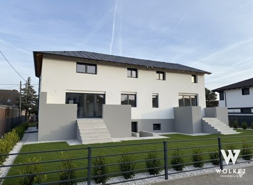 호화 저택 / Gerasdorf bei Wien, Politischer Bezirk Korneuburg