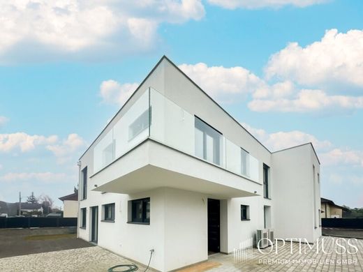 Luxus-Haus in Strasshof an der Nordbahn, Politischer Bezirk Gänserndorf