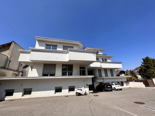 사무실 / Hainburg an der Donau, Politischer Bezirk Bruck an der Leitha