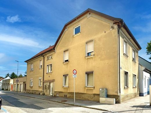 Luxury home in Stockerau, Politischer Bezirk Korneuburg