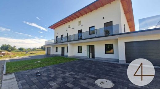 Sankt Florian am Inn, Politischer Bezirk Schärdingの高級住宅