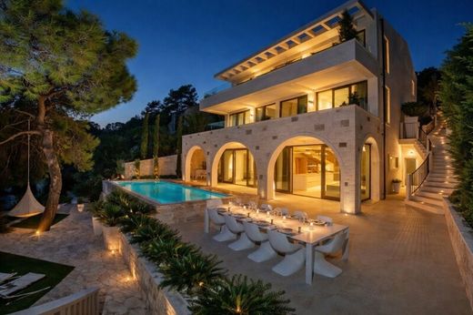 Villa a Sumartin, Selca