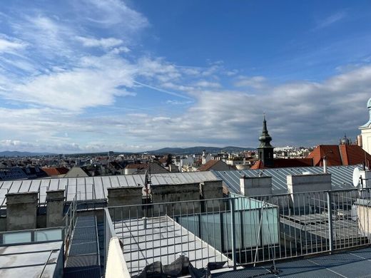 Image showcasing 7 Must Have Features for an Elegant and Luxurious Media Room