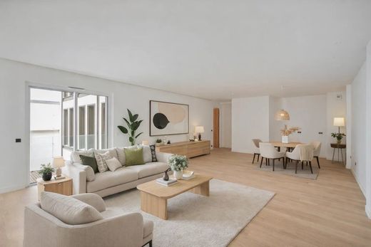 Apartment in Monceau, Courcelles, Ternes, Paris