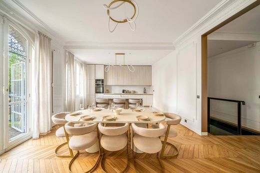 Apartment / Etagenwohnung in Saint-Germain, Odéon, Monnaie, Paris