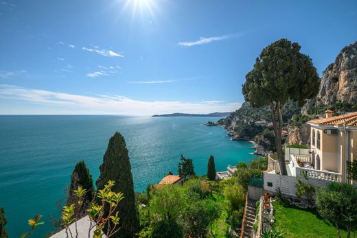 Apartment / Etagenwohnung in Cap-d'Ail, Alpes-Maritimes