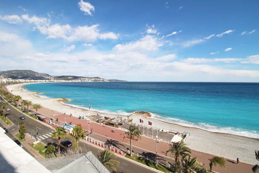 Apartment / Etagenwohnung in Nizza, Alpes-Maritimes