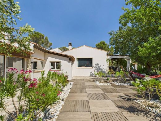 Villa in Aix-en-Provence, Bouches-du-Rhône