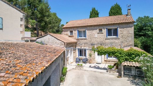 Willa w Paradou, Bouches-du-Rhône
