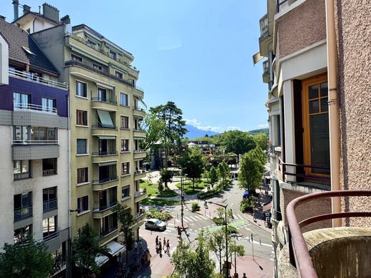 아파트 / Annecy, Haute-Savoie