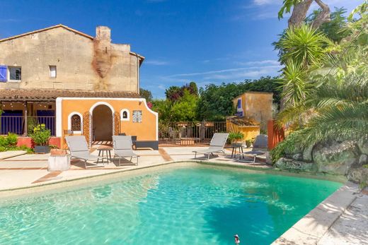 Arles, Bouches-du-Rhôneのヴィラ