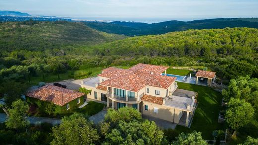 Villa in Roquefort-les-Pins, Alpes-Maritimes