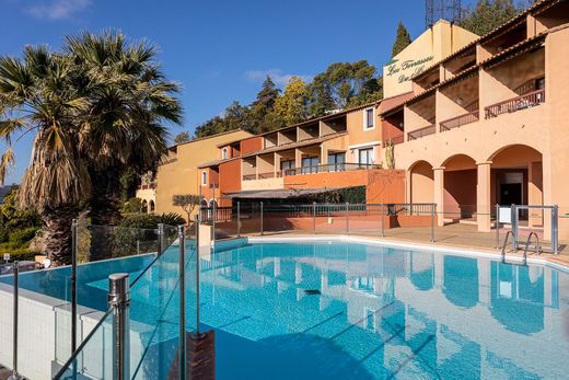 Apartment / Etagenwohnung in Bormes-les-Mimosas, Var