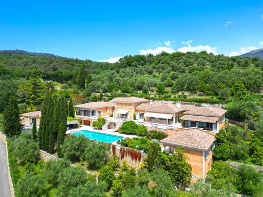 Villa en Le Rouret, Alpes Marítimos