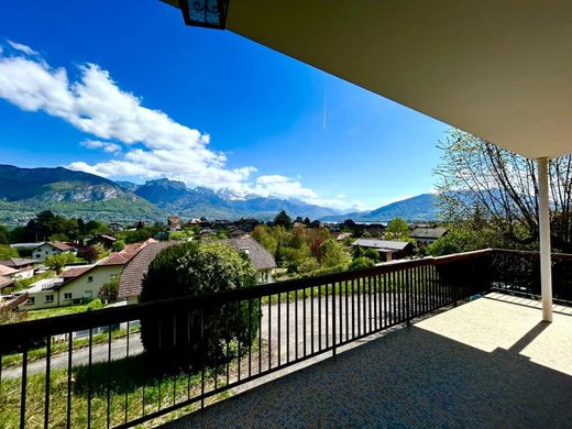 Villa in Sevrier, Haute-Savoie