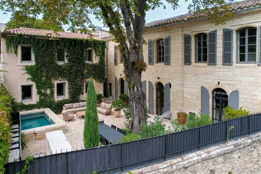 빌라 / Uzès, Gard