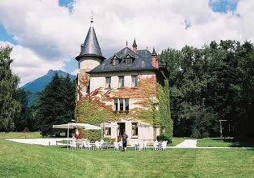 Château à Saint-Pierre-d'Albigny, Savoie
