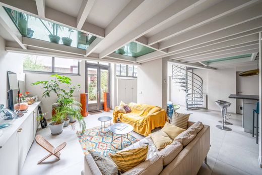 Apartment in Saint-Germain, Odéon, Monnaie, Paris