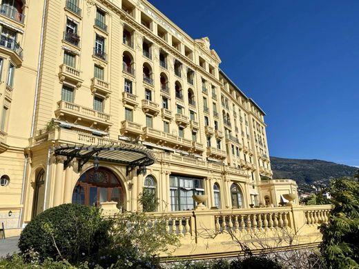 Apartment / Etagenwohnung in Menton, Alpes-Maritimes