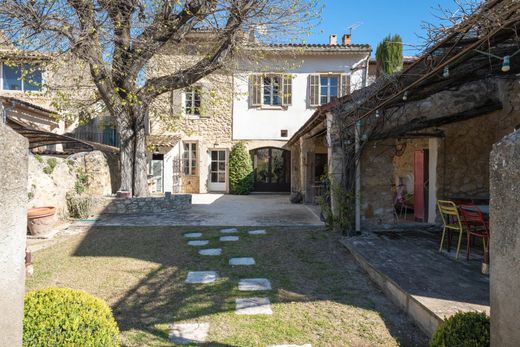 Villa in Alleins, Bouches-du-Rhône