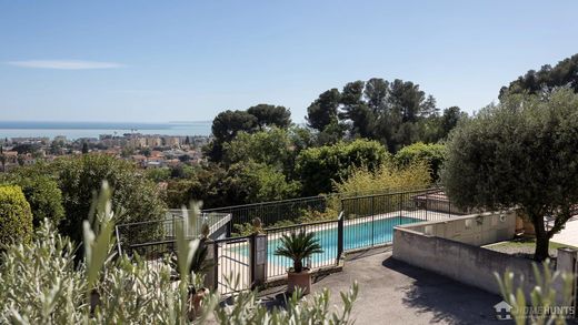 Cagnes-sur-Mer, Alpes-Maritimesのアパートメント