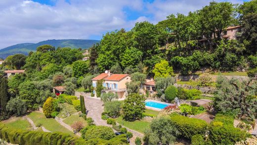 Villa in Châteauneuf-Grasse, Alpes-Maritimes