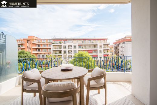 Apartment / Etagenwohnung in Nizza, Alpes-Maritimes