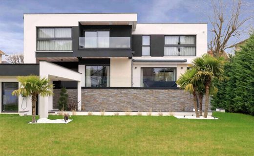 Βίλα σε Saint-Maur-des-Fossés, Val-de-Marne