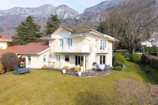 Villa in Veyrier-du-Lac, Haute-Savoie
