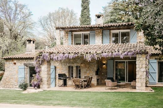 Villa in Roquefort-les-Pins, Alpes-Maritimes