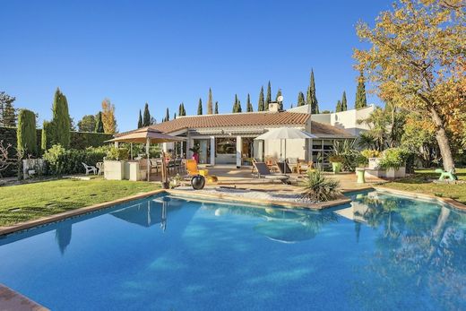 Villa in Bouc-Bel-Air, Bouches-du-Rhône