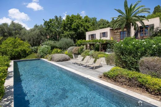 Villa in Châteauneuf-Grasse, Alpes-Maritimes