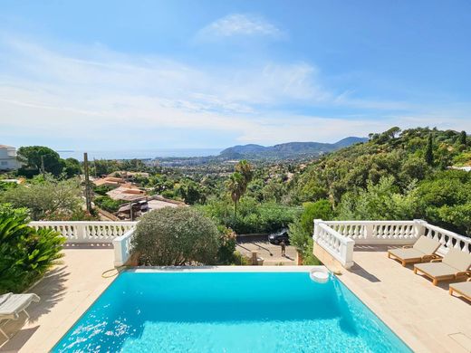 Villa in Mandelieu-la-Napoule, Alpes-Maritimes