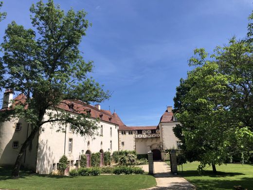 Schloss / Burg in Pouilly-en-Auxois, Cote d'Or