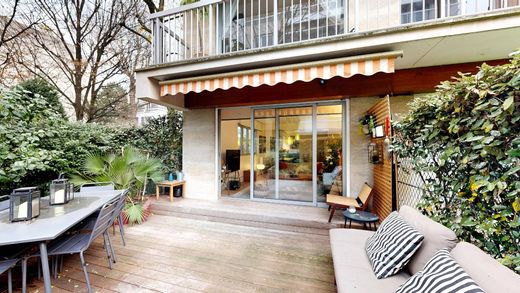 Apartment in Neuilly-sur-Seine, Hauts-de-Seine
