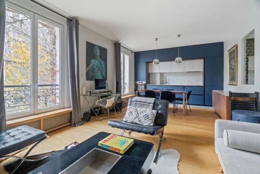 Apartment in Saint-Germain, Odéon, Monnaie, Paris