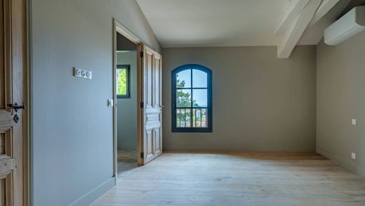 Villa in Maussane-les-Alpilles, Bouches-du-Rhône